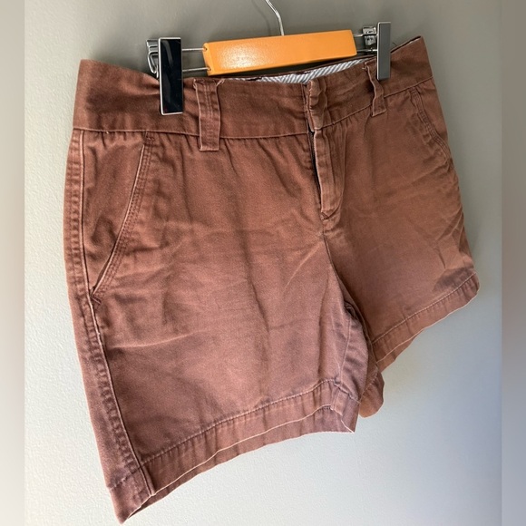 Tommy Hilfiger size 8, brown short shorts. Hook and clasp style, summer, beach - Picture 3 of 7